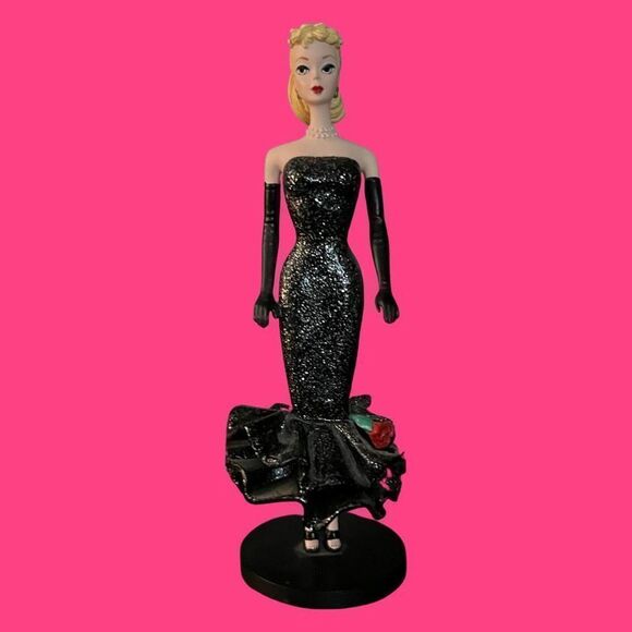 Solo In The Spotlight Barbie Figurine #1 The Classic Barbie Figurine 6” - Picture 1 of 4